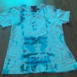 Tie die tee shirt